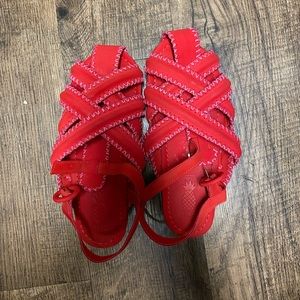 FARM RIO red size 8 like new sandals!